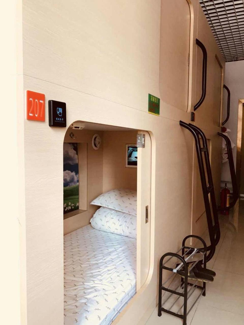 The Olive Tree Capsule Hostel Shénzhen Exterior foto